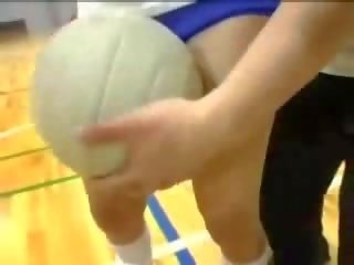 日本語 volleyball 訓練 夾